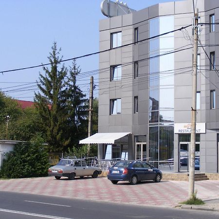 Hotel Sorelo Питешти Экстерьер фото